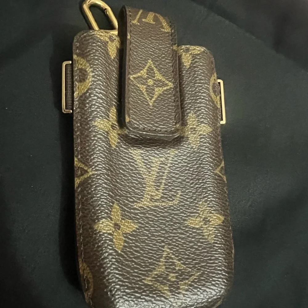 Louis Vuitton Monogram Phone Pouch / Mini Case – Authentic